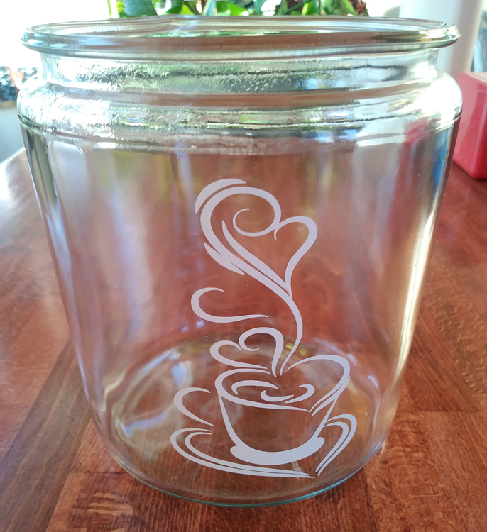 WildMtn Innovations designed this vinyl cut and glass-etched jar